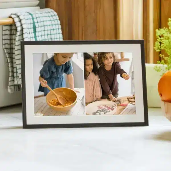 Aura Carver Mat | Digital Wi-Fi Photoframe | Gravel - Image 3